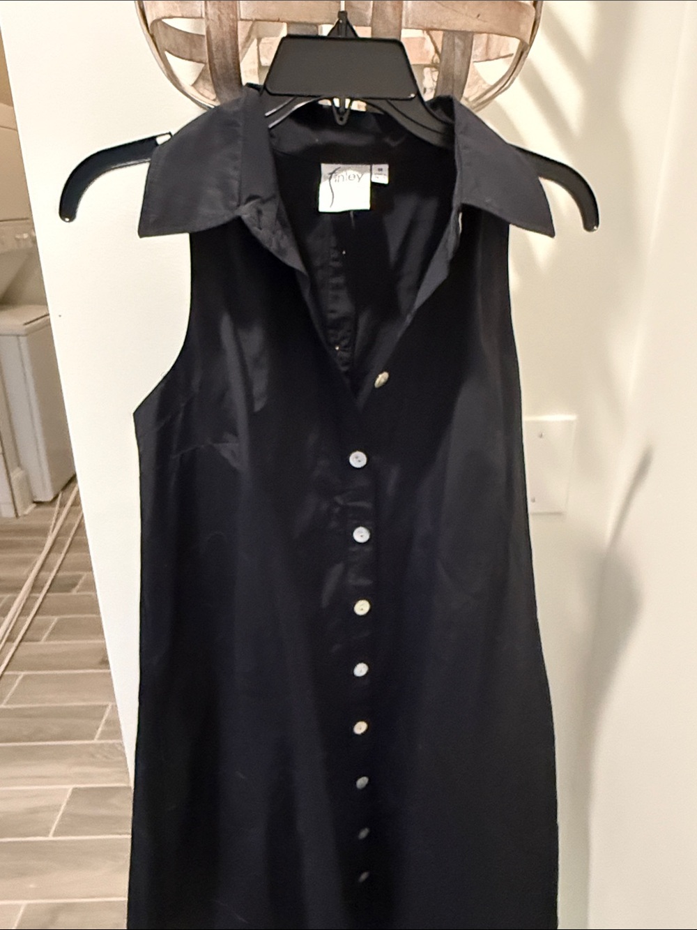 Finley Black Collared Sleeveless Button-Down Midi Dress